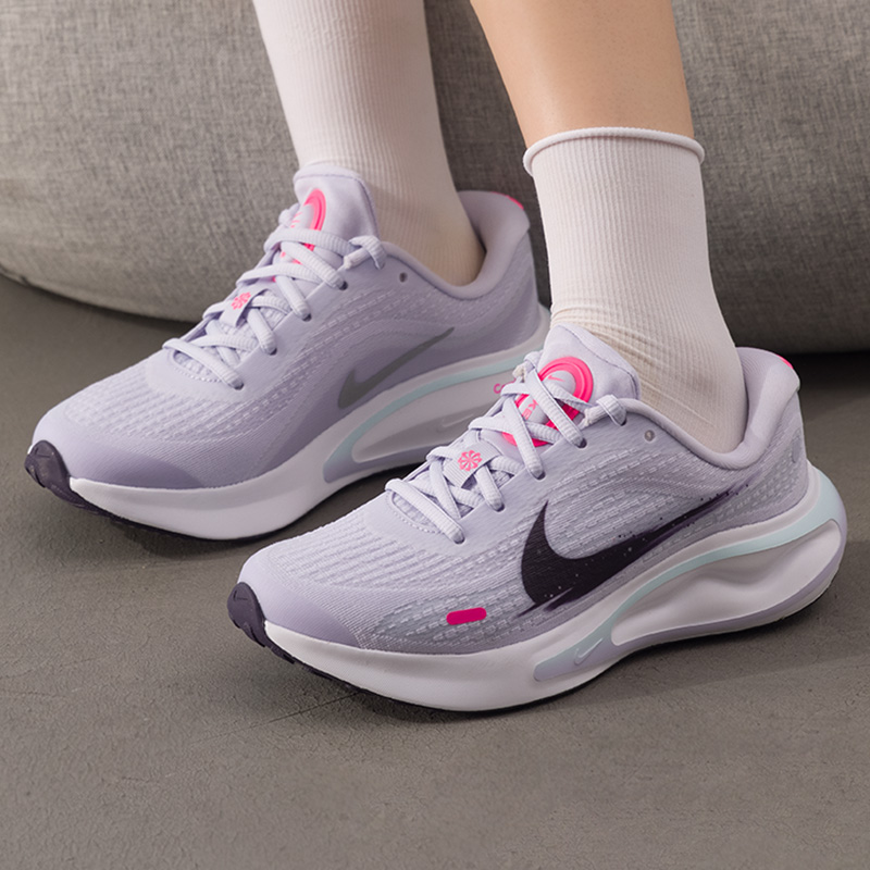 Tênis Nike Feminino Original L - Lightweight Road Running Shoes avaliação e preço