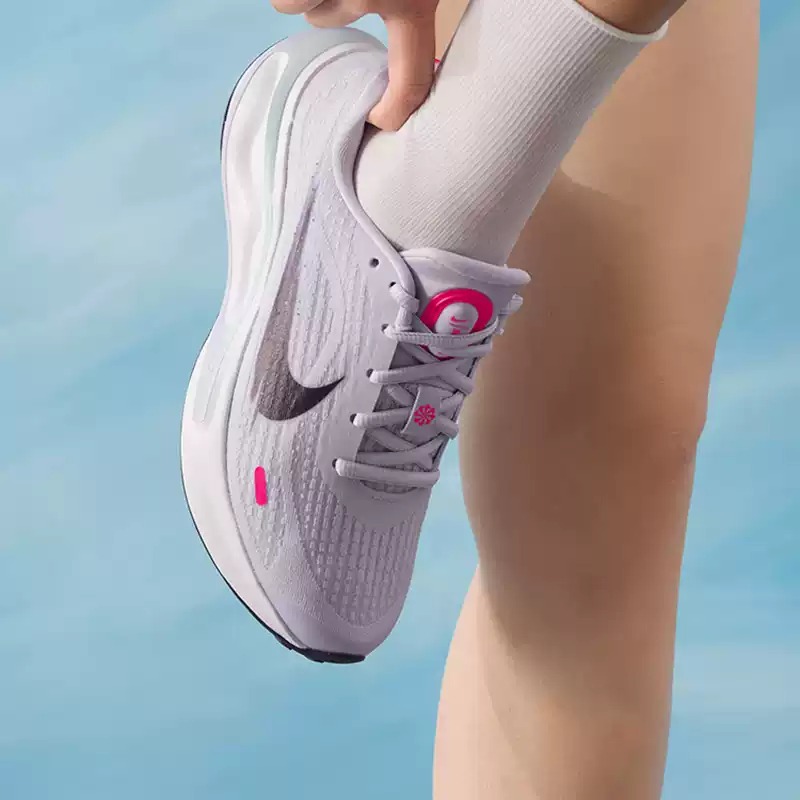 Tênis Nike Feminino Original L - Lightweight Road Running Shoes avaliação e preço